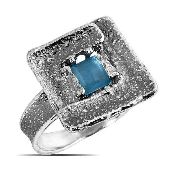 

Серебряное кольцо Yaffo с голубым кварцем SAR794