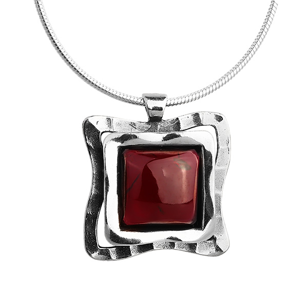 

Серебряный кулон Yaffo с гранатом TZP229