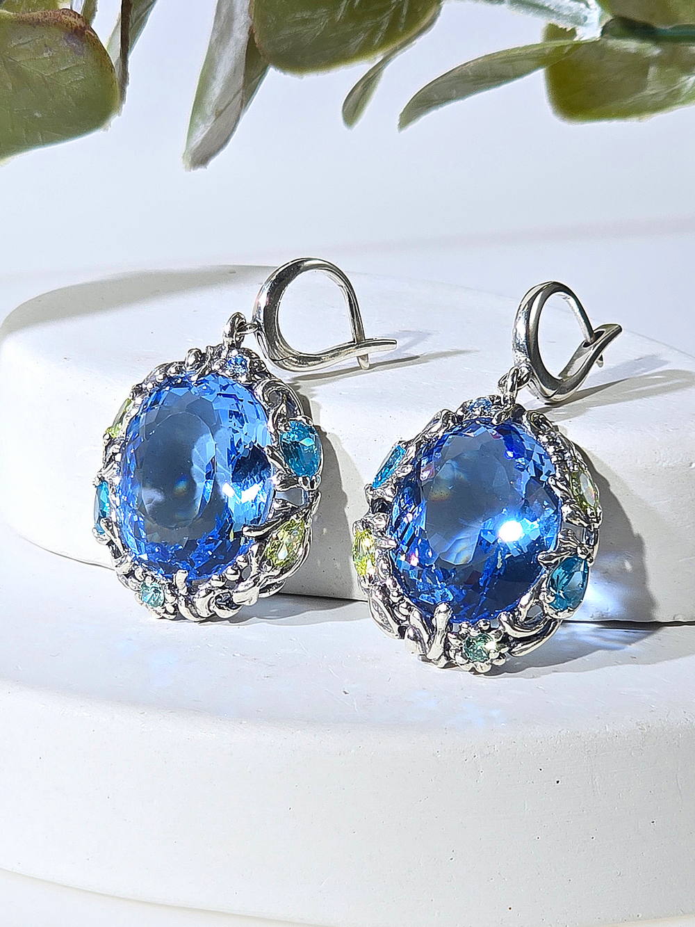 Серебряные серьги с синтетическим кварцем