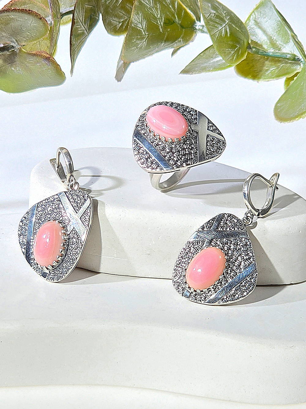 Серебряные серьги ETERI с кораллом
