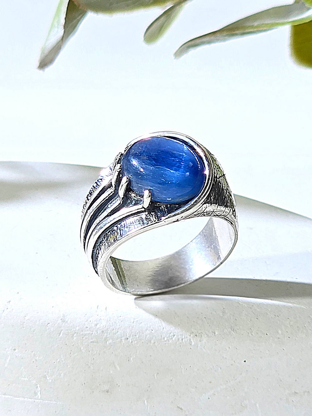Серебряное кольцо ETERI с кианитом