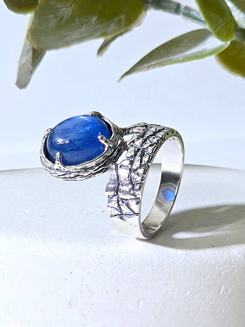 Серебряное кольцо ETERI с кианитом