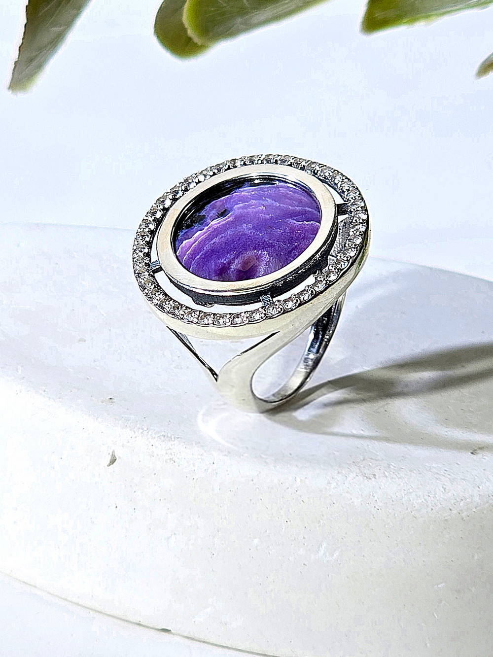 Серебряное кольцо ETERI с чароитом и топазом