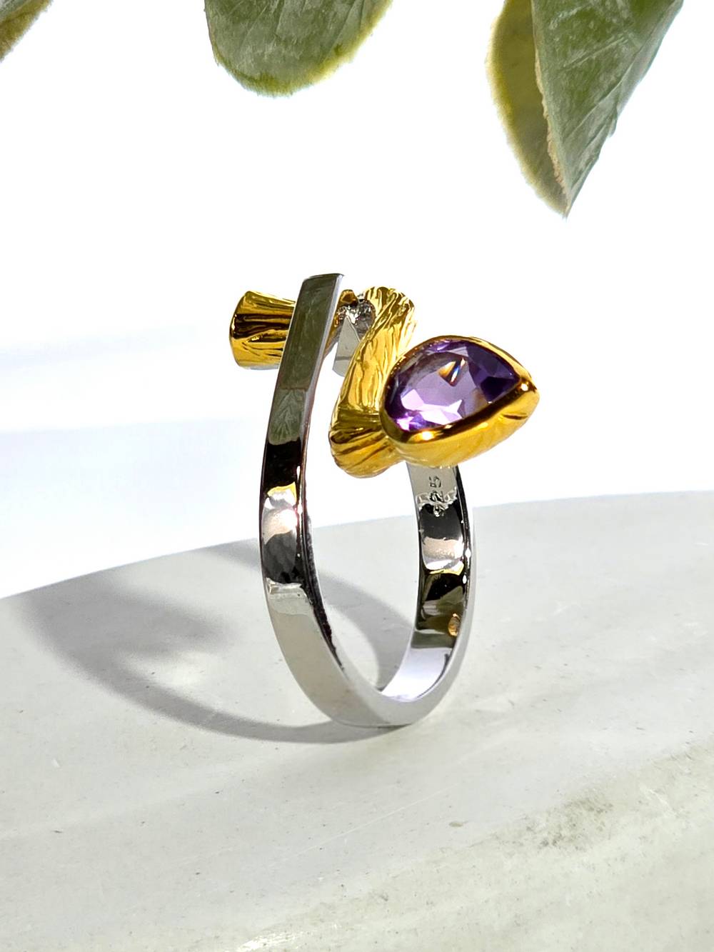 Серебряное кольцо с аметистом