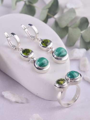 Серебряное кольцо ETERI с малахитом и хризолитом