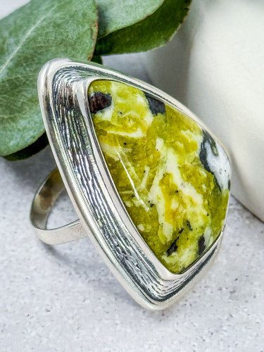 Серебряное кольцо