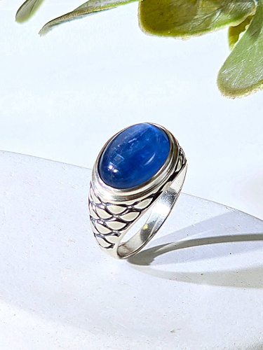 Серебряное кольцо ETERI с кианитом