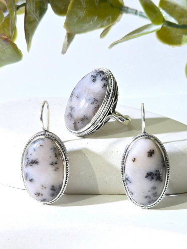 Серебряное кольцо