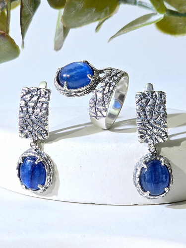 Серебряное кольцо ETERI с кианитом