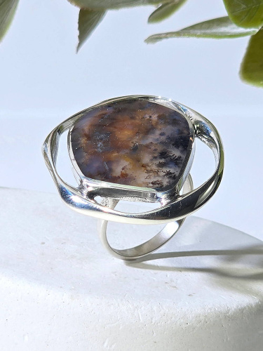 Серебряное кольцо с агатом