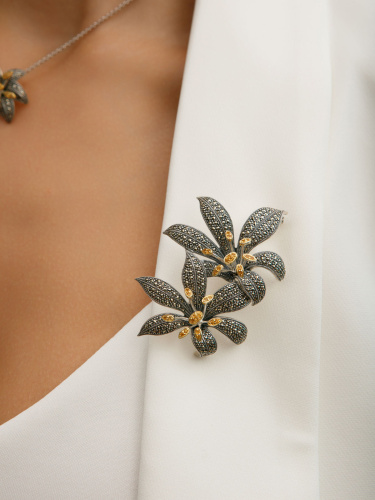 Серебряная брошь ALEXANDRE VASSILIEV с цитрином, марказитами Swarovski и позолотой