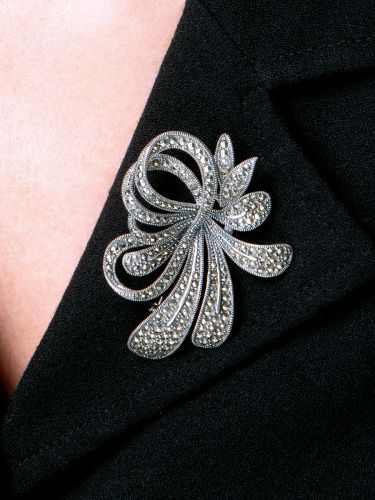 Серебряная брошь ALEXANDRE VASSILIEV с марказитами Swarovski