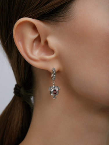 Серебряные серьги ALEXANDRE VASSILIEV с гранатами и марказитами Swarovski