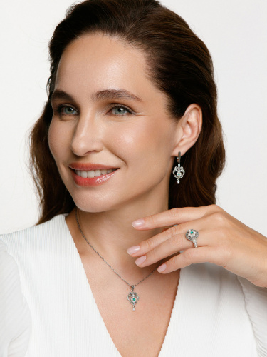 Серебряное кольцо ALEXANDRE VASSILIEV с зеленым агатом, микрожемчугом и марказитами Swarovski