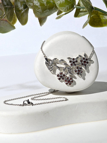 Серебряное колье ALEXANDRE VASSILIEV с гранатами и марказитами Swarovski