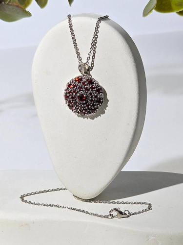 Кулон на цепи ALEXANDRE VASSILIEV с гранатами и марказитами Swarovski