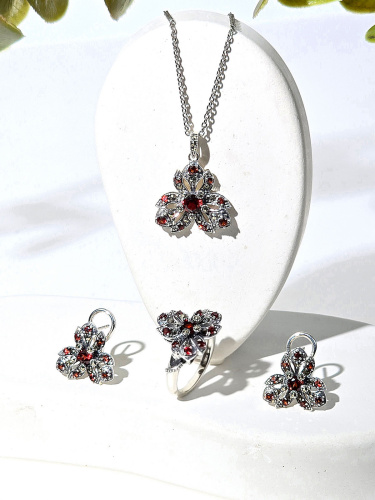 Серебряный кулон на цепи ALEXANDRE VASSILIEV с гранатом и марказитами Swarovski