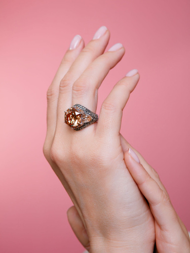 Серебряное кольцо ALEXANDRE VASSILIEV с фианитами «Шампань» и марказитами Swarovski