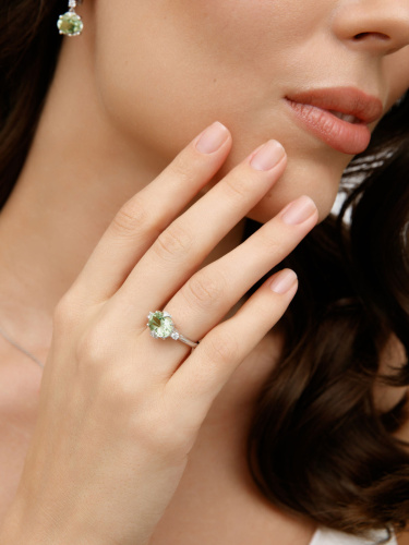 Серебряное кольцо ALEXANDRE VASSILIEV с зеленым аметистом и фианитами Swarovski