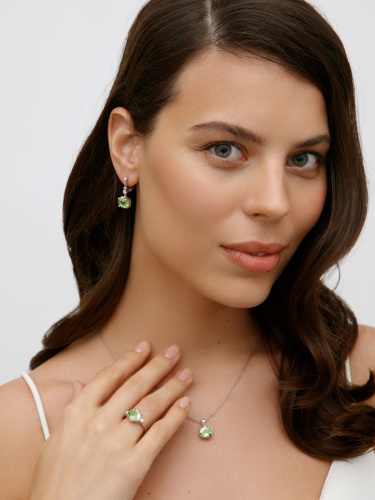 Серебряное кольцо ALEXANDRE VASSILIEV с зеленым аметистом и фианитами Swarovski