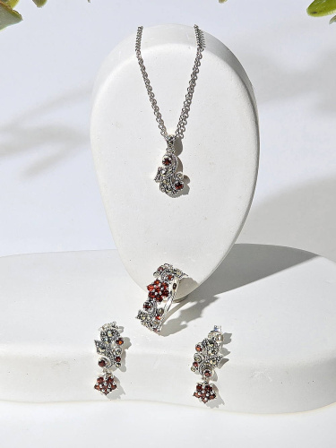 Серебряное кольцо ALEXANDRE VASSILIEV с гранатом и марказитами Swarovski