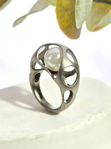 Серебряное кольцо с жемчугом