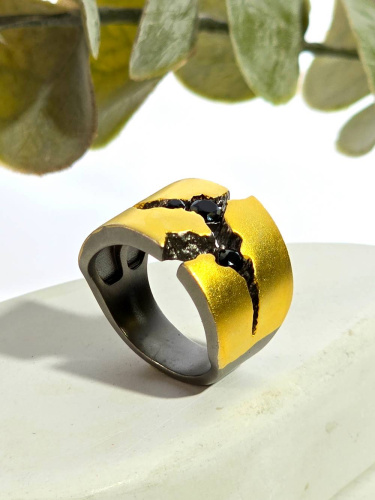 Серебряное кольцо со шпинелью