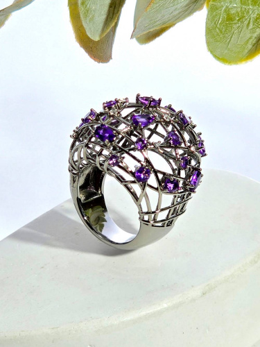 Серебряное кольцо с аметистом и цирконом