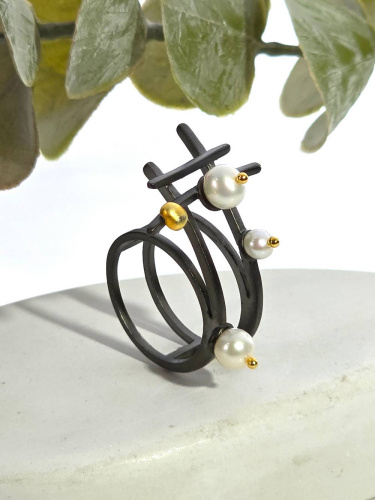 Серебряное кольцо с жемчугом